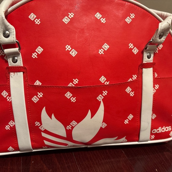 Adidas red bag with zipper & straps inside pocket - Picture 1 of 9